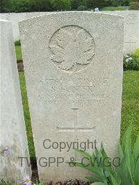 Etaples Military Cemetery - Elniski, Steve